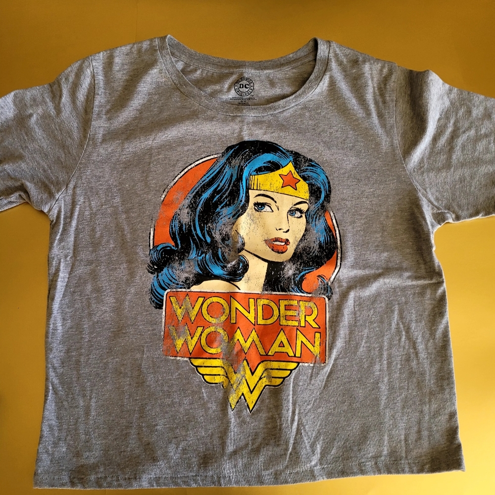 Women's XL(15/17) Gray Superwoman T-shirt